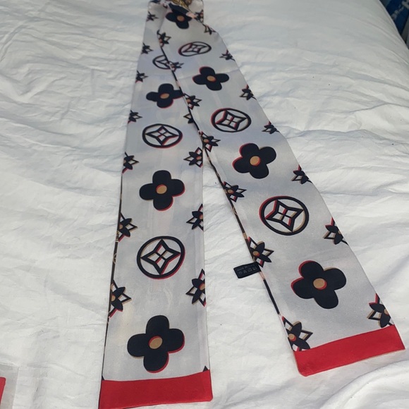 Stylish Hair Scarf - Picture 8 of 8